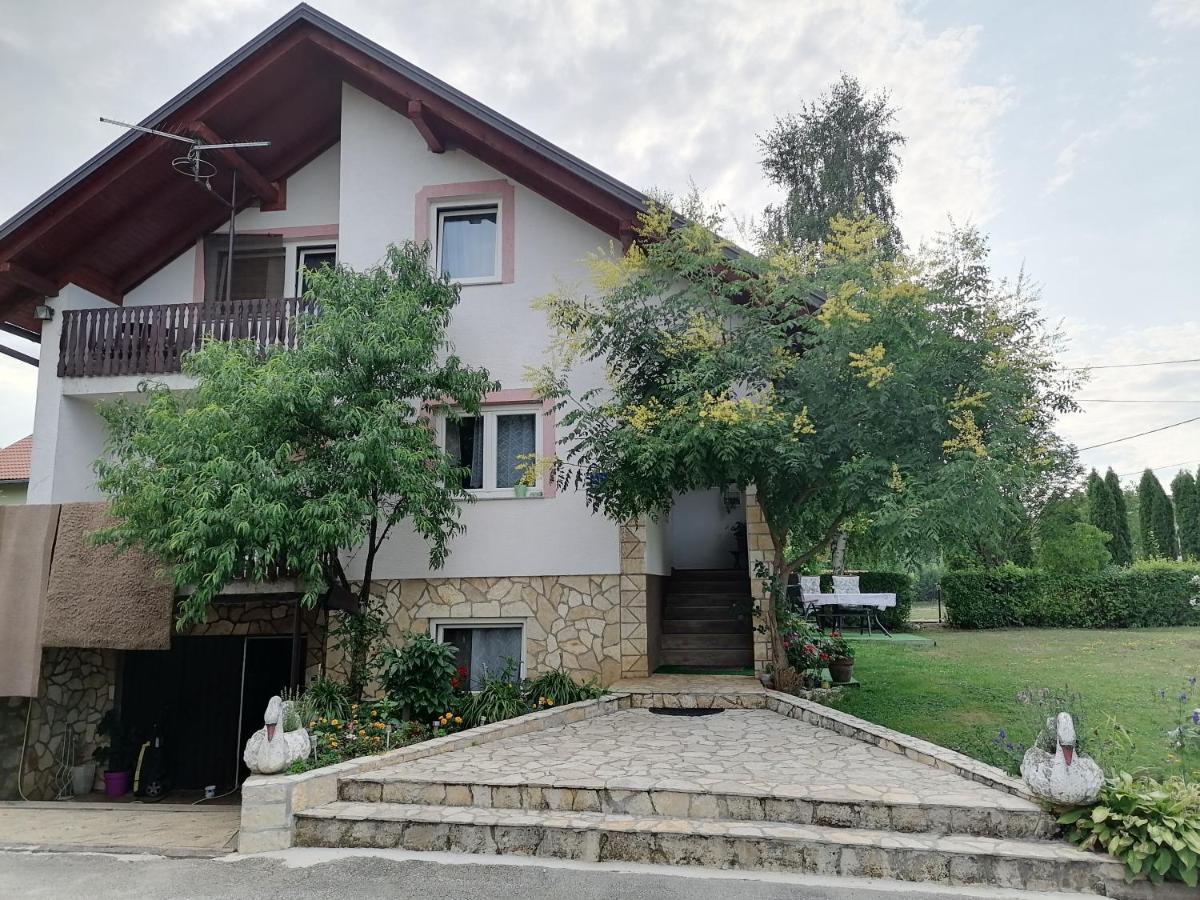 Apartman Jasmin Lägenhet Čatrnja Exteriör bild