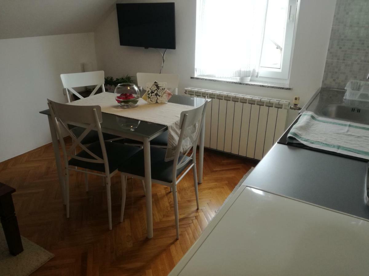 Apartman Jasmin Lägenhet Čatrnja Exteriör bild