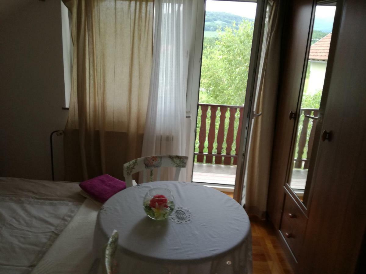 Apartman Jasmin Lägenhet Čatrnja Exteriör bild