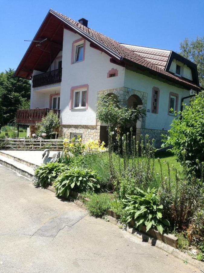 Apartman Jasmin Lägenhet Čatrnja Exteriör bild