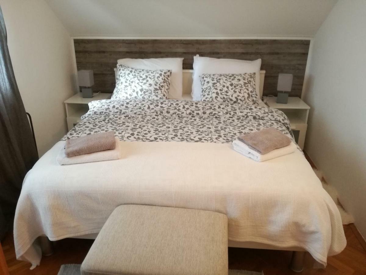 Apartman Jasmin Lägenhet Čatrnja Exteriör bild