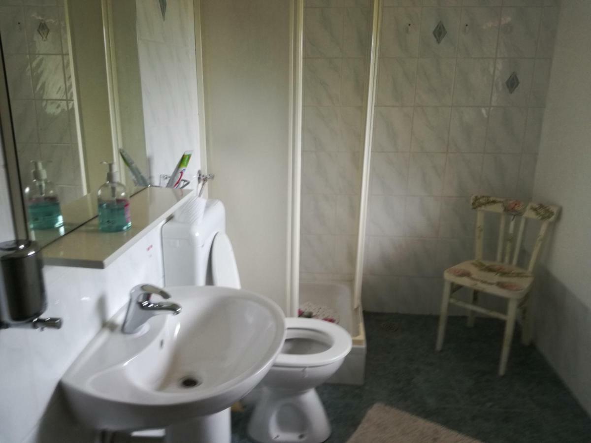 Apartman Jasmin Lägenhet Čatrnja Exteriör bild